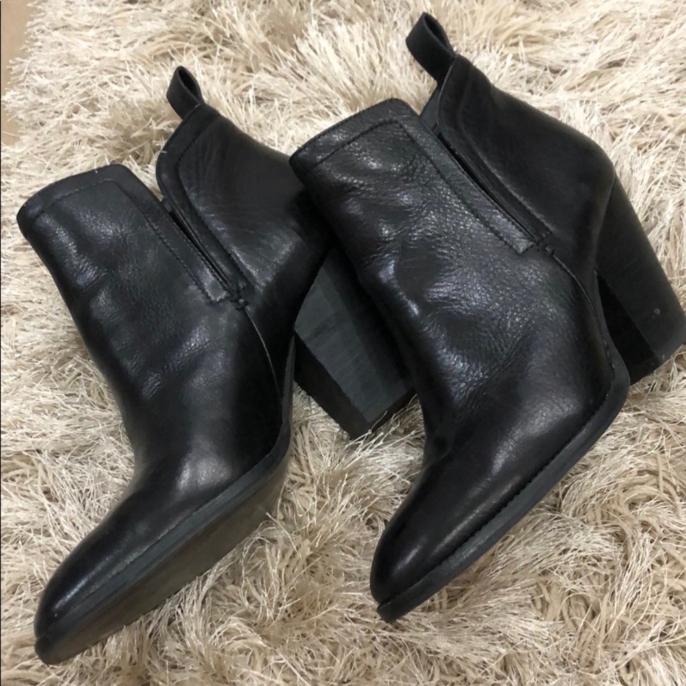Dolce Vita Booties